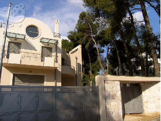 PoulaTo: For sale Villa in Athens Greece